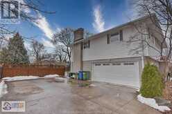 3570 VICTORIA Windsor