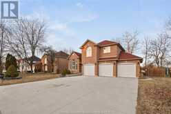 3522 WHITESIDE DRIVE Windsor