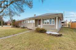 987 RIVERDALE Windsor