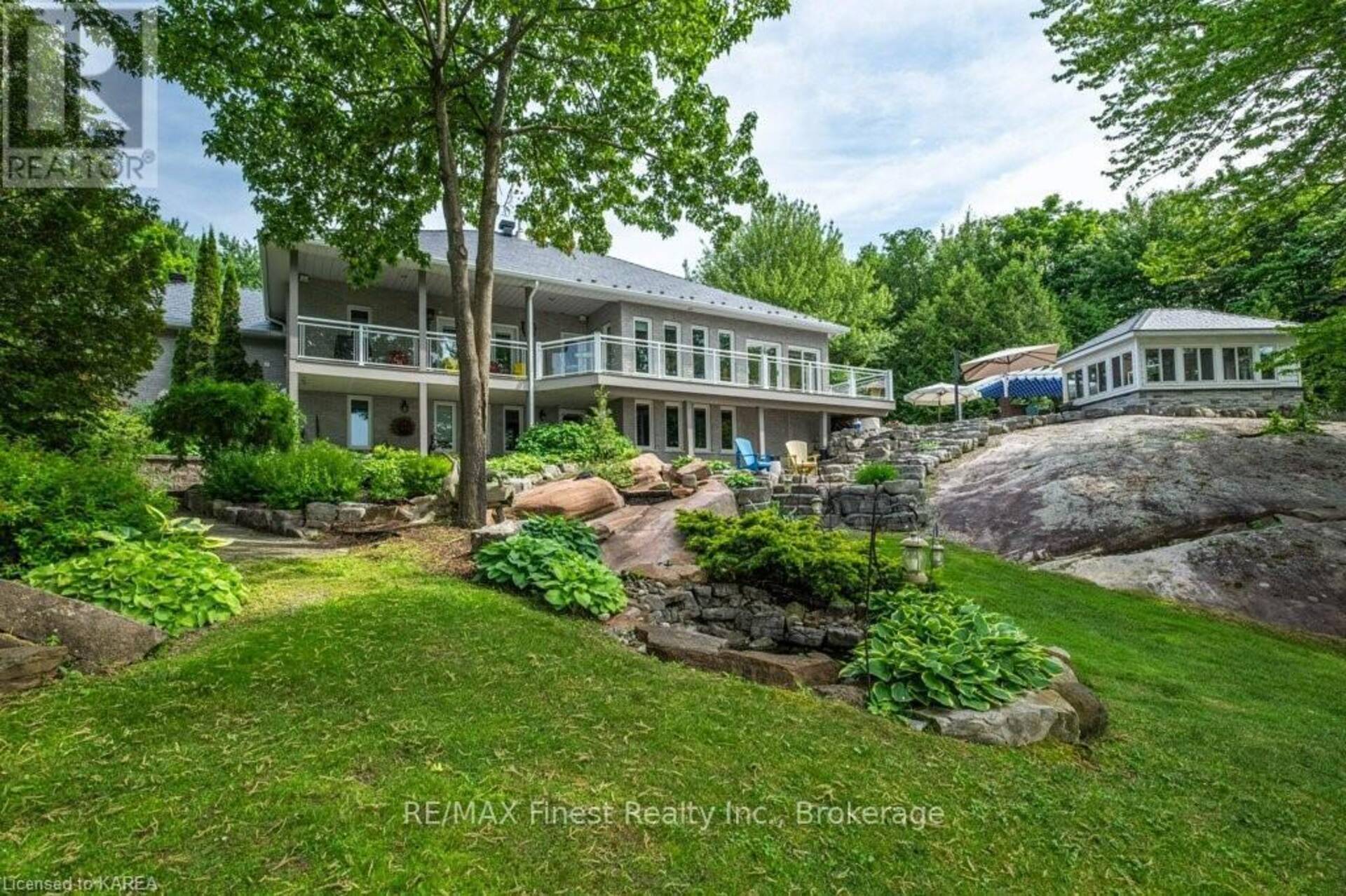 3909 STONE POINT ROAD South Frontenac