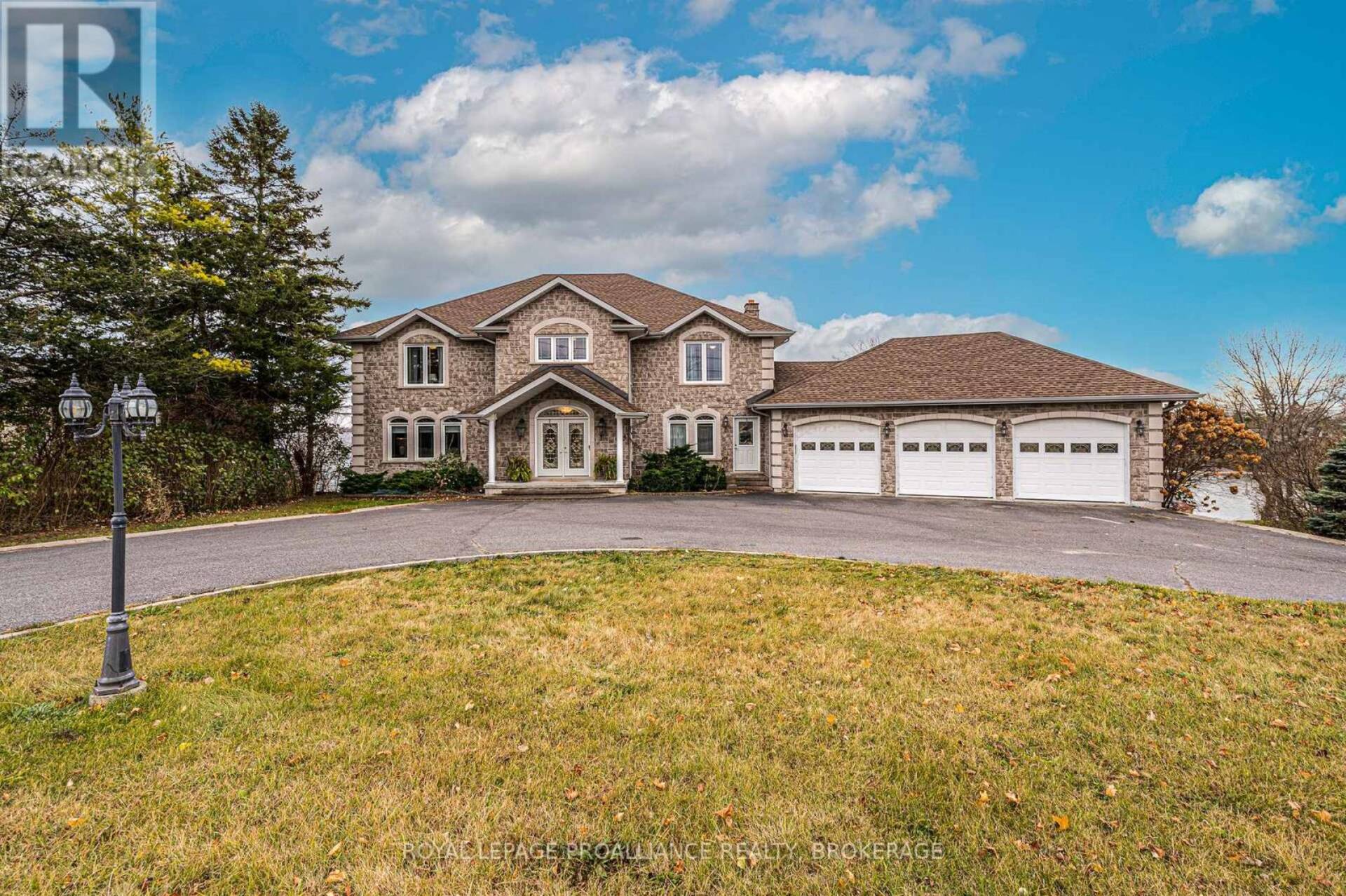 4734 LAKESIDE LANE Loyalist