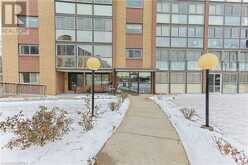 400 CHAMPLAIN Boulevard Unit# 206 Cambridge