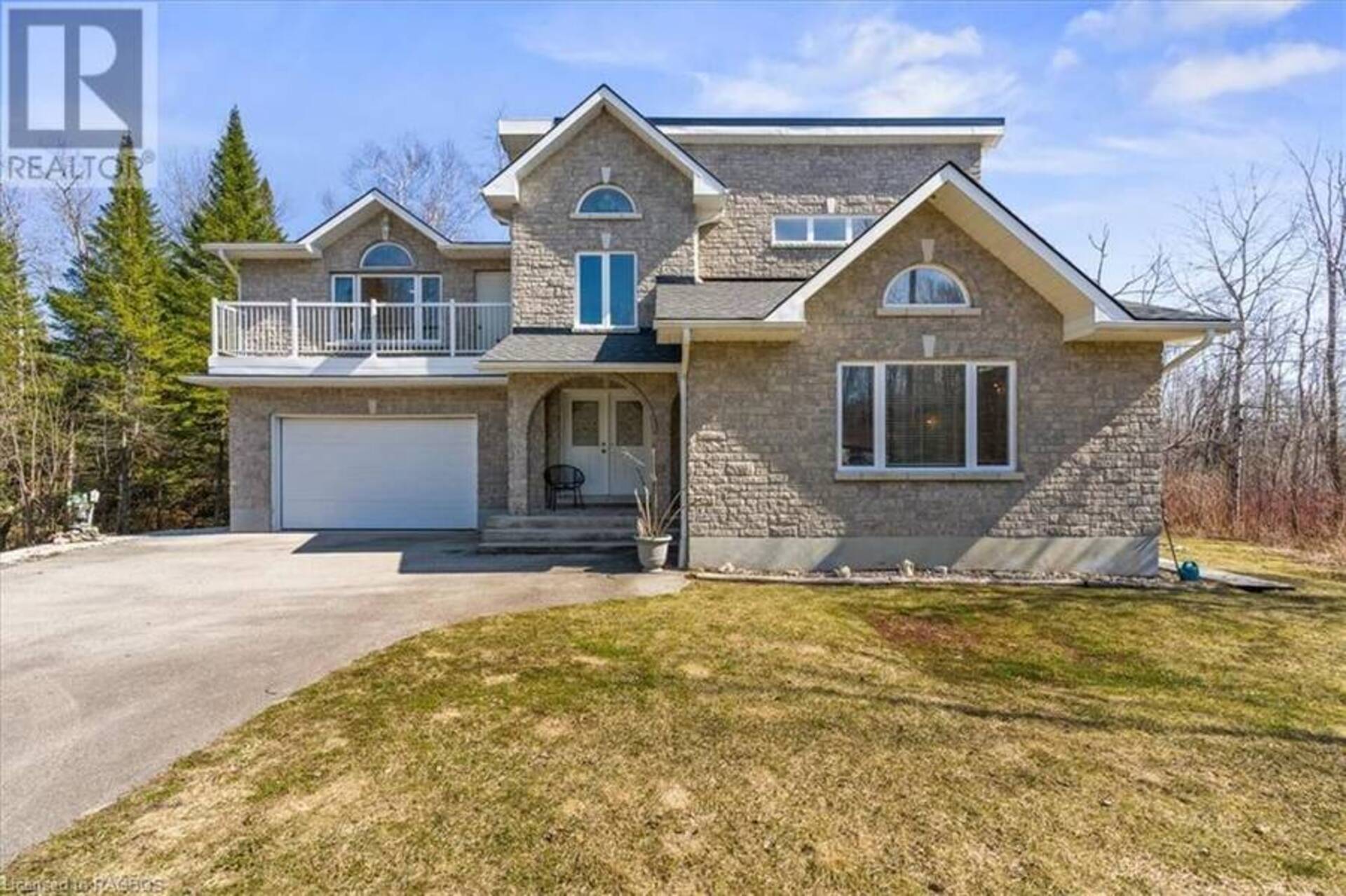 35 SAUBLE WOODS Crescent Sauble Beach