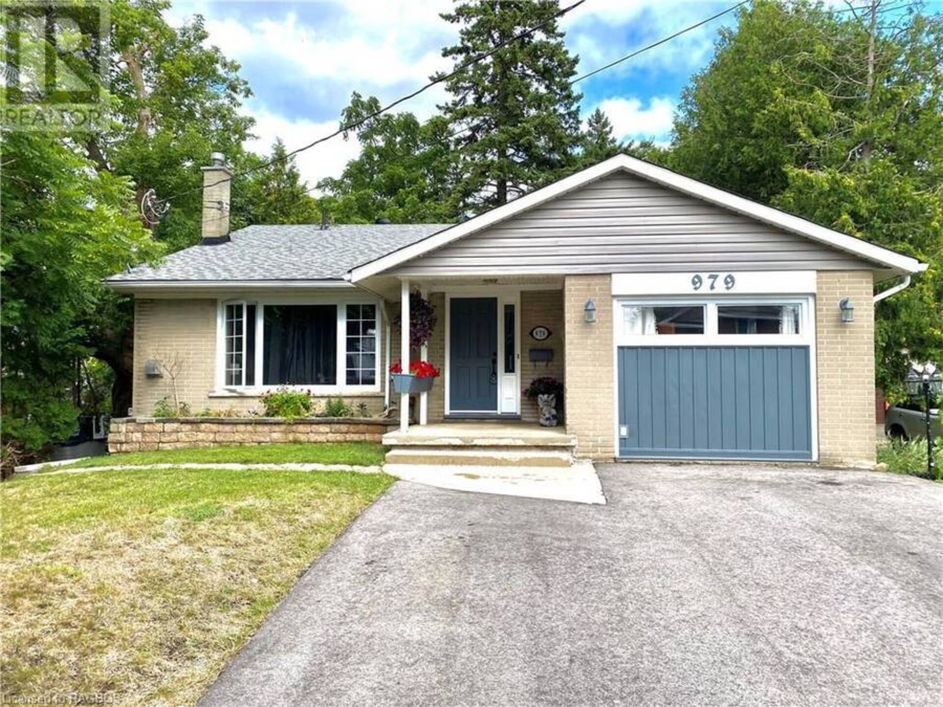 979 6TH Avenue W Owen Sound