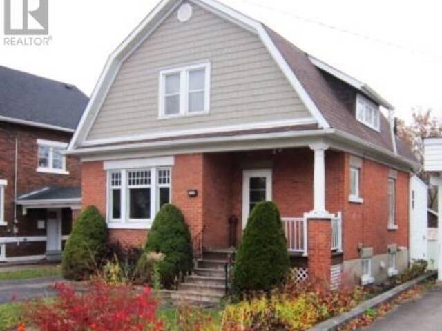 358 LAMBTON ST W Durham Ontario