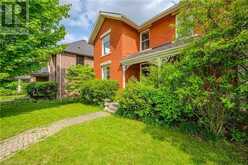 61 CLAIRFIELDS Drive E Guelph