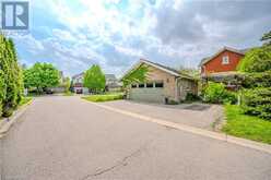 61 CLAIRFIELDS Drive E Guelph