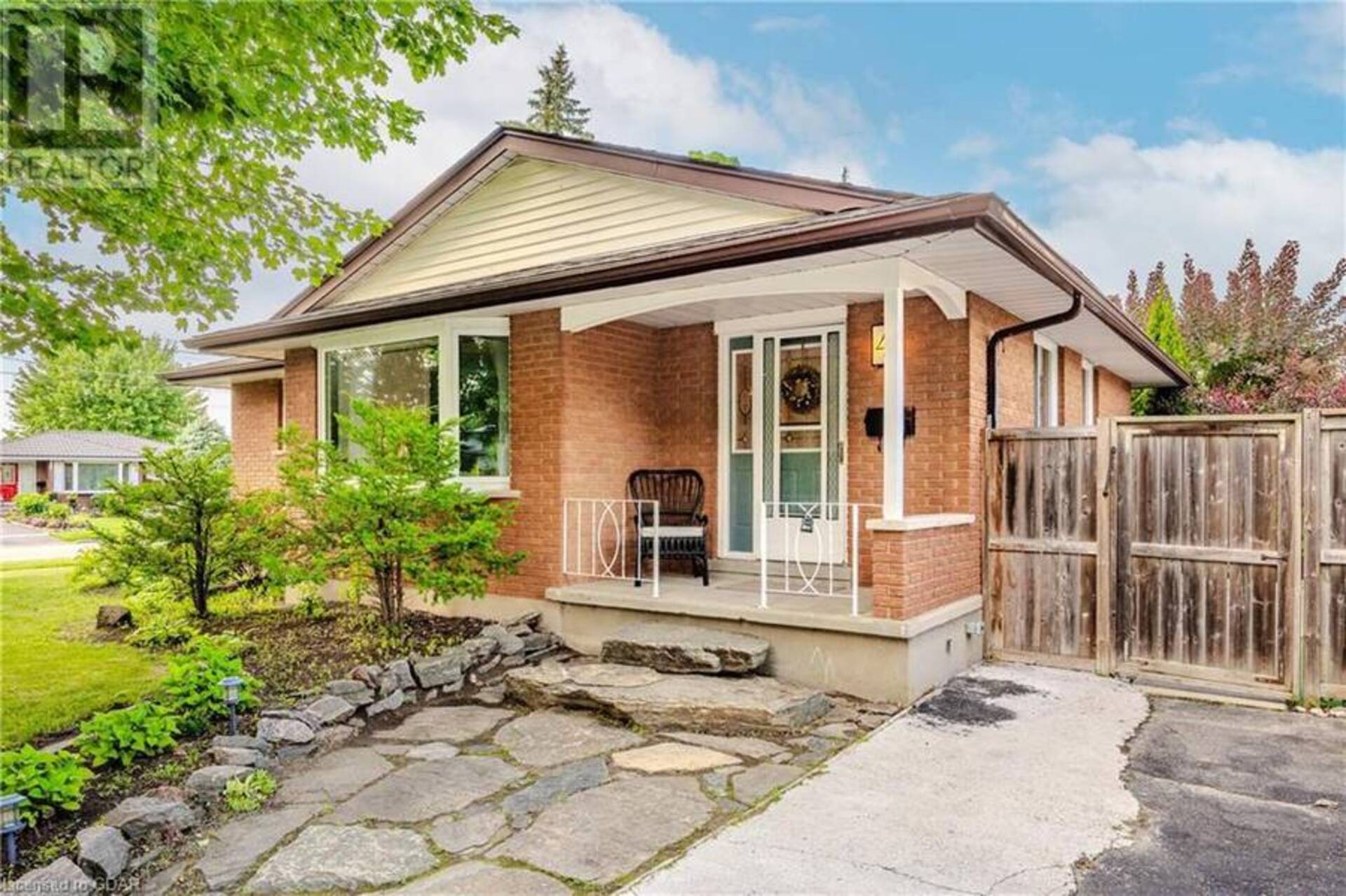 4 BLACKBIRD Crescent Guelph