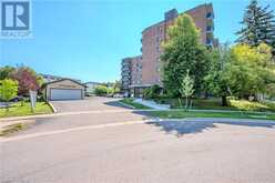 279 CHANDLER Drive Unit# 608 Kitchener