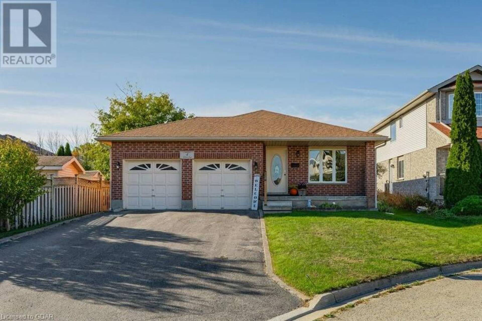 4 SHELBY Place Guelph