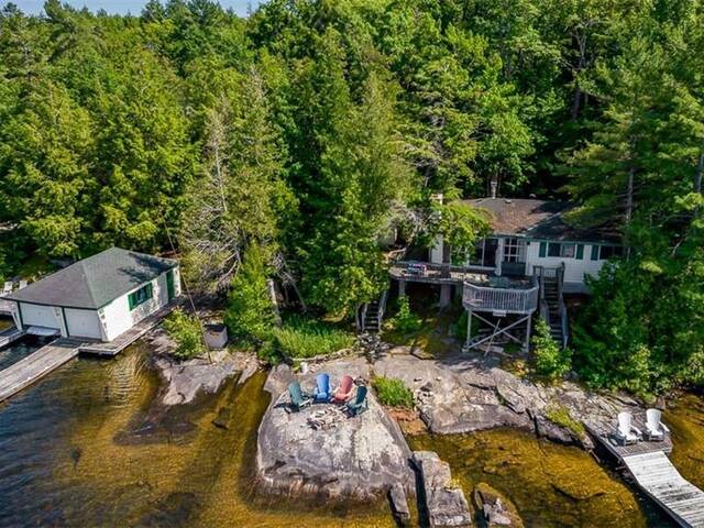 2 ISLAND 270 Port Severn Ontario