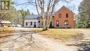 4718 COUNTY RD 21 Haliburton