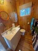 1 B844 Island Pointe au Baril