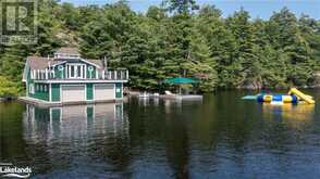 1080 WHITEHEAD Road Gravenhurst