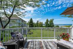 32 CRANBERRY Surf Collingwood