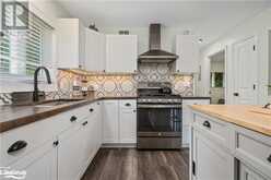 3232 STISTED Road S Sprucedale