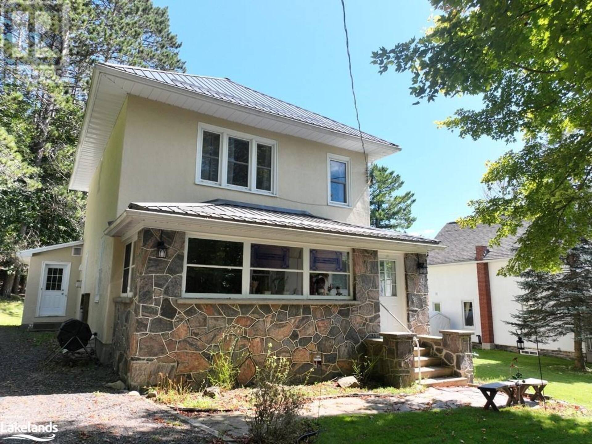 82 PINE Avenue Haliburton