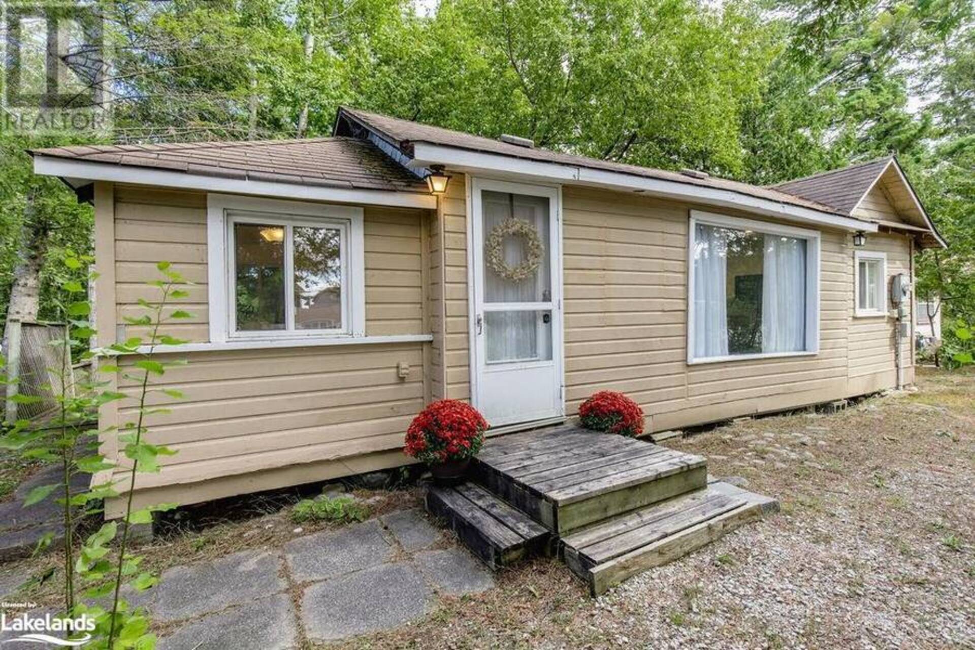 1221 RIVER Road E Wasaga Beach