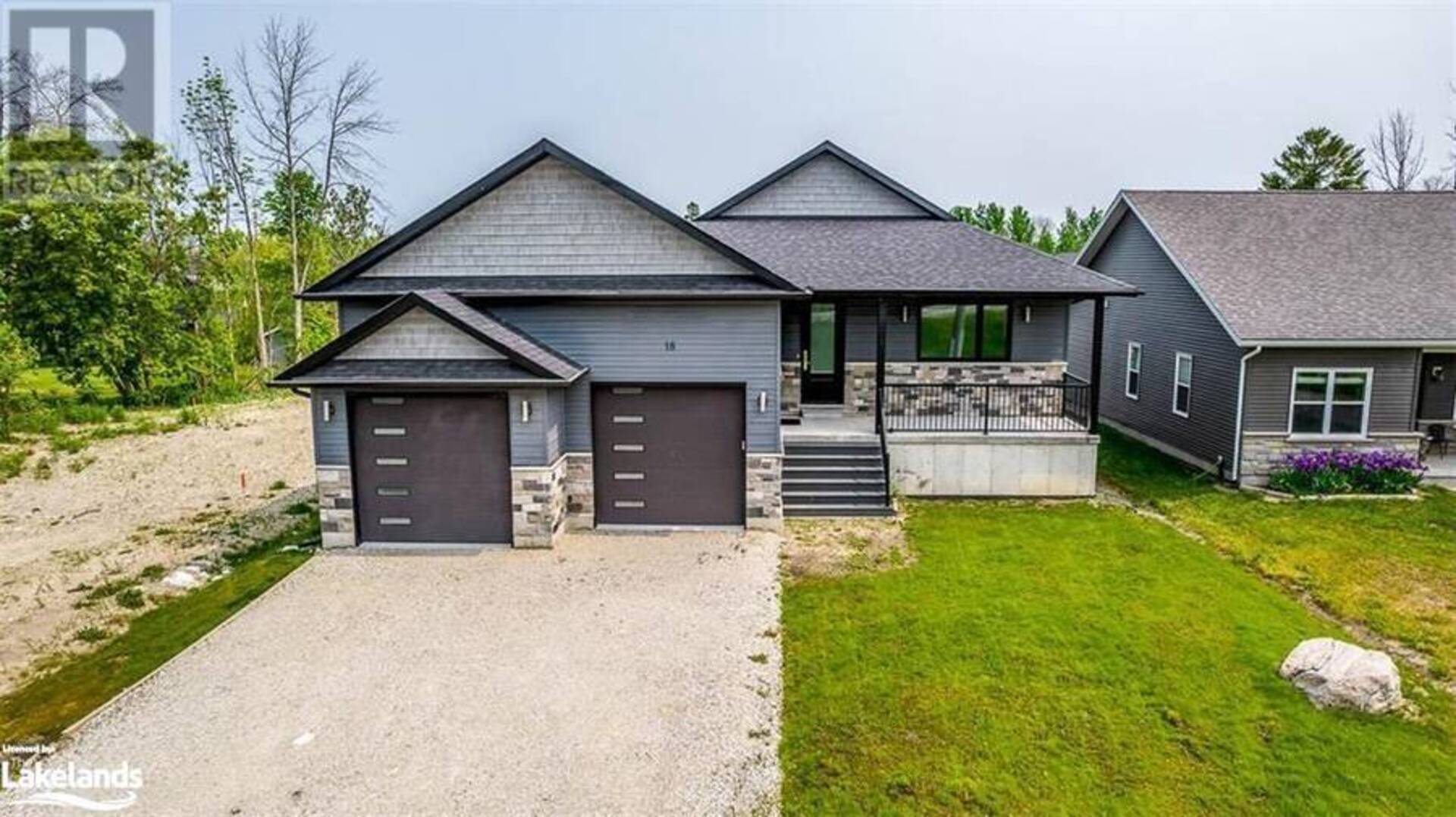 18 LAKESHORE Road Wasaga Beach