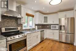 215 FOREST GLEN Drive Gravenhurst