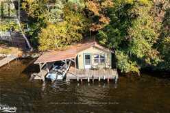 18 HEALEY LAKE The Archipelago