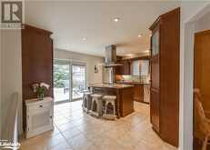 472 FERNDALE Drive N Barrie