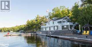 1869 MUSKOKA DISTRICT ROAD 118 WEST Unit# 4 Muskoka