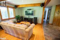 1107 FALKENBURG Road Bracebridge