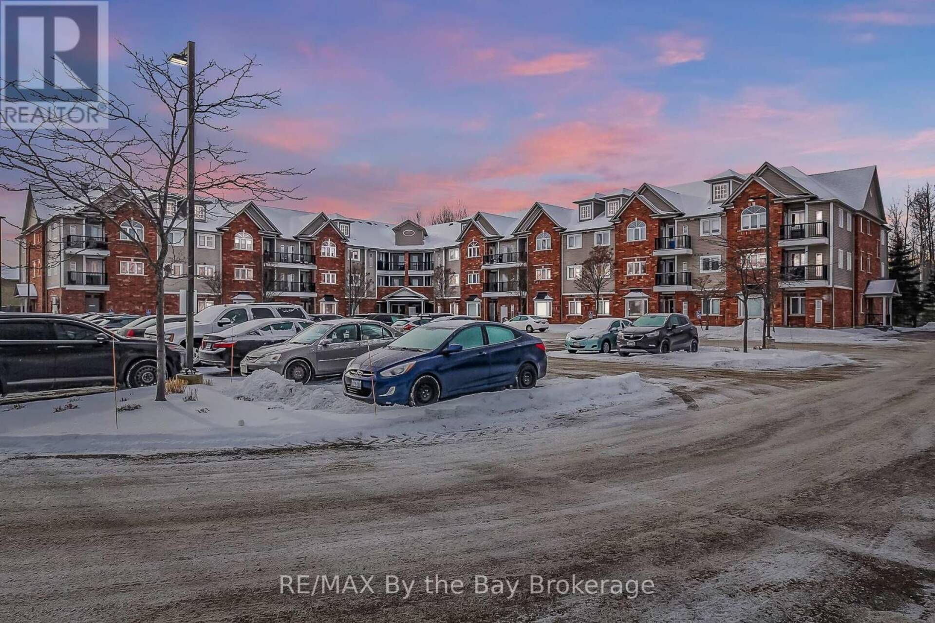 211 - 16 WESTBURY ROAD Wasaga Beach