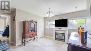 4 DUCHARME CRESCENT Bluewater