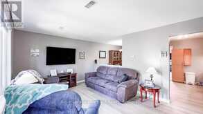 4 DUCHARME CRESCENT Bluewater