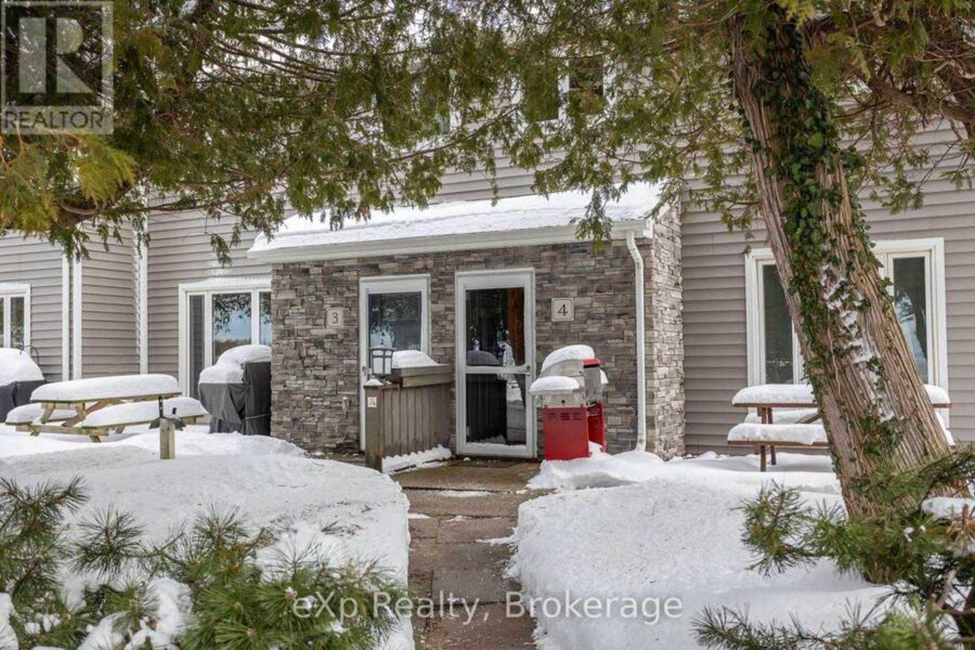 4 - 633 HARBOUR STREET Saugeen Shores