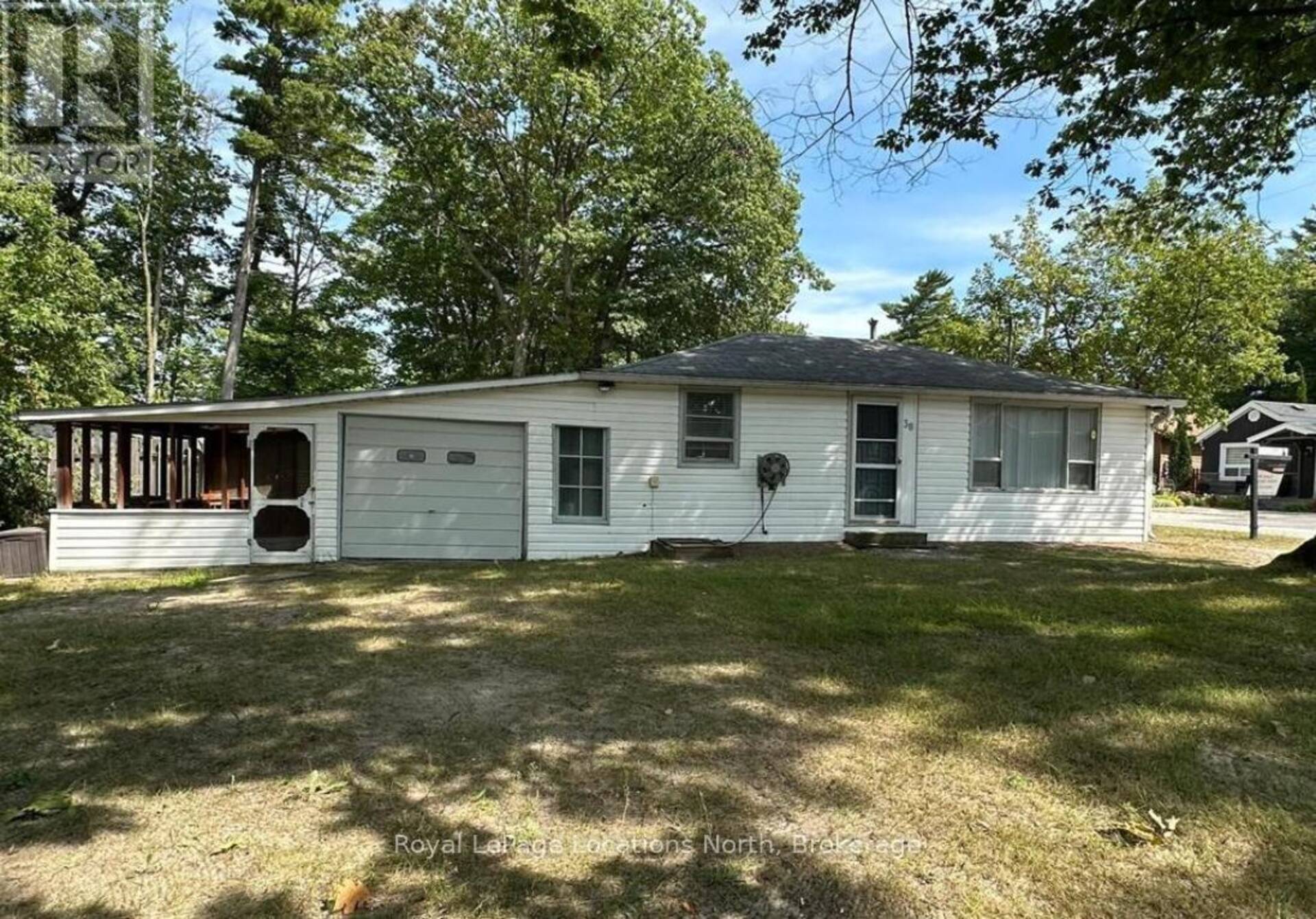 38 LAIDLAW STREET Wasaga Beach