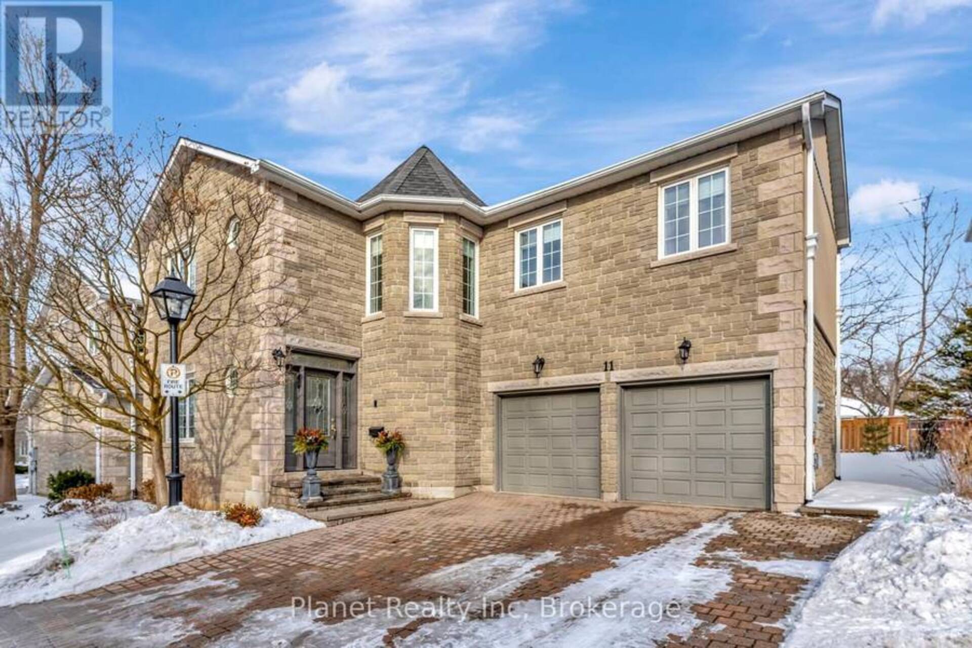 11 - 25 MANOR PARK CRESCENT Guelph