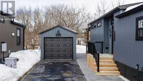 9 - 77683 BLUEWATER HIGHWAY Central Huron