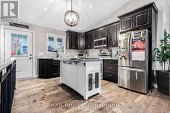 135 CONFEDERATION DRIVE Chatsworth