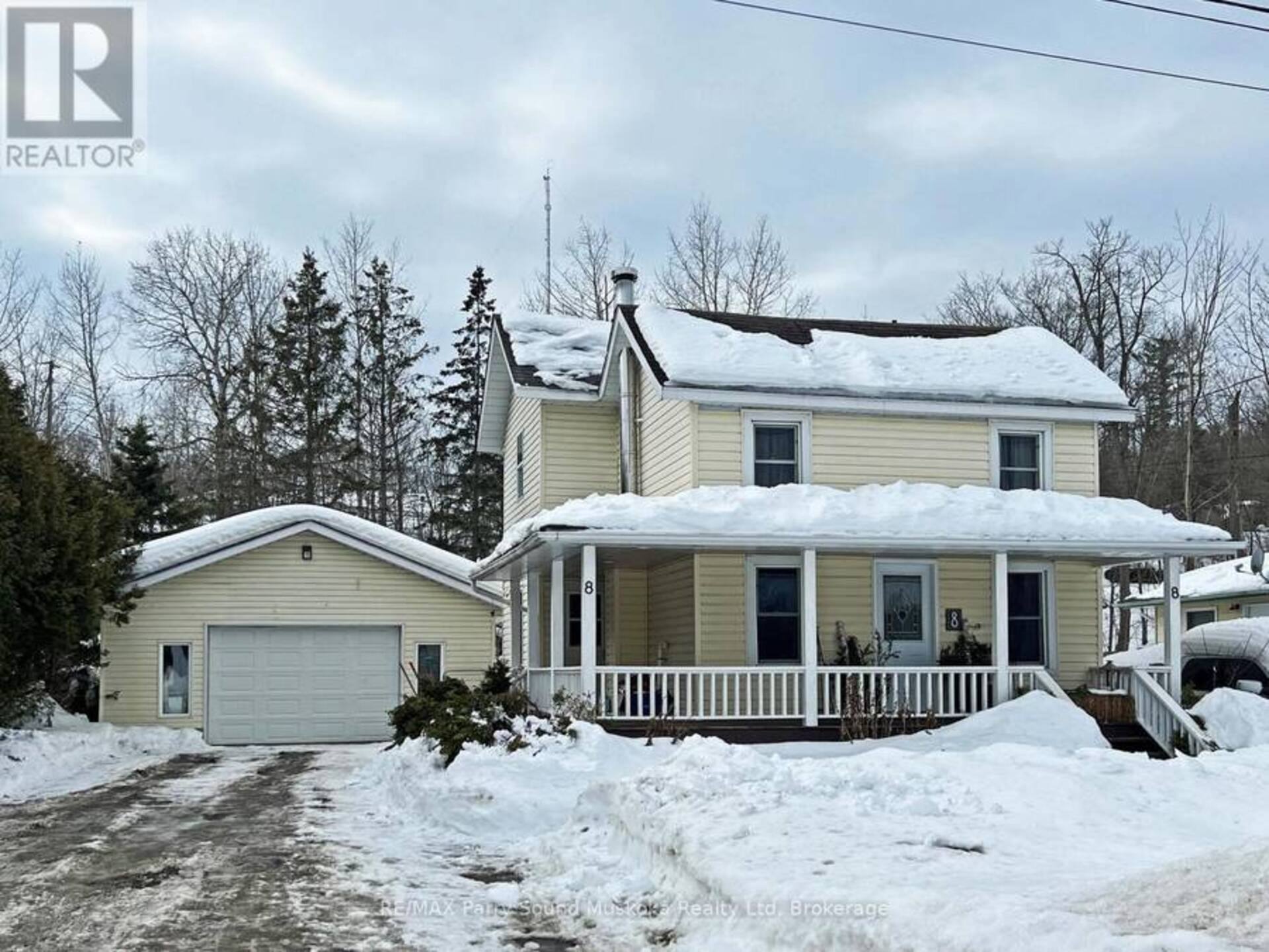 8 MEADOW STREET Parry Sound