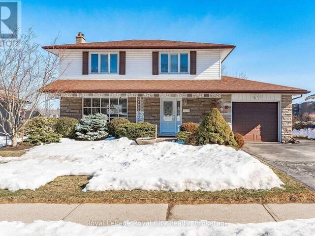 17 APPLEWOOD CRESCENT Guelph Ontario