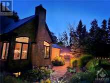 5849 QUEENSCOURT CRESCENT Manotick