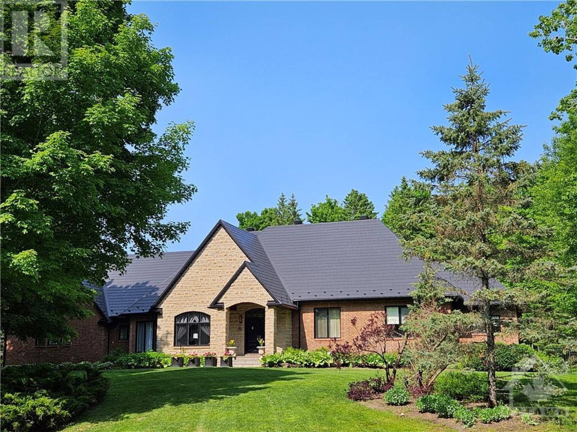 5849 QUEENSCOURT CRESCENT Manotick