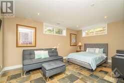 3886 ARMITAGE AVENUE Dunrobin