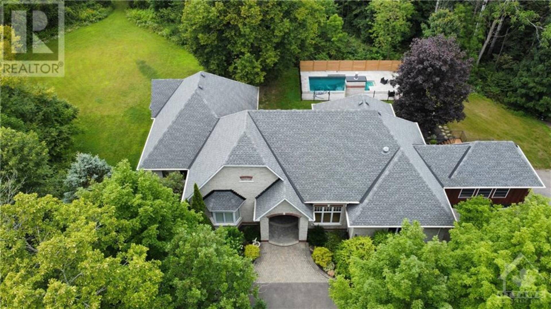 1465 SQUIRE DRIVE Manotick