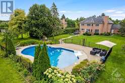 5525 PETTAPIECE CRESCENT Manotick