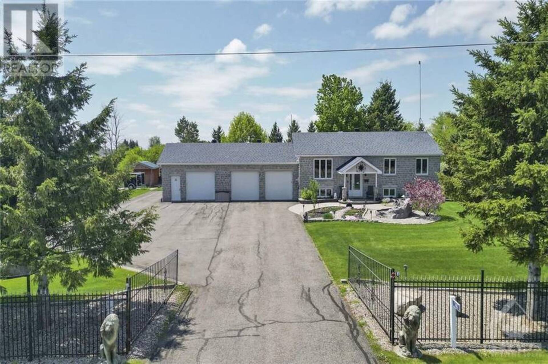 746 ST PIERRE ROAD Embrun