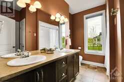 5844 LONGHEARTH WAY Manotick