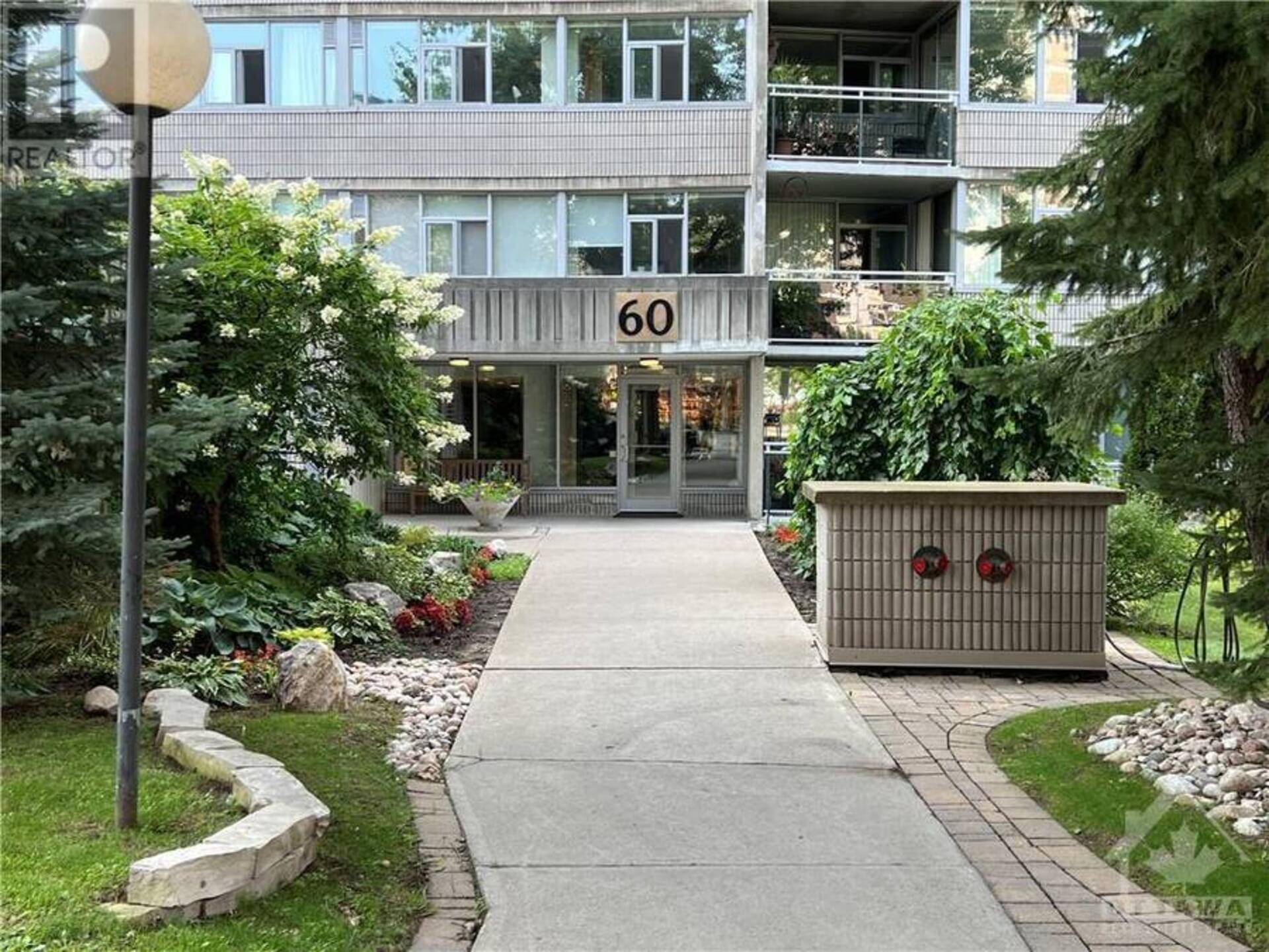 60 MCLEOD STREET UNIT#201 Ottawa