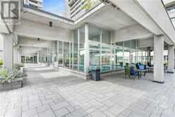 2304 - 530 LAURIER AVENUE W Ottawa