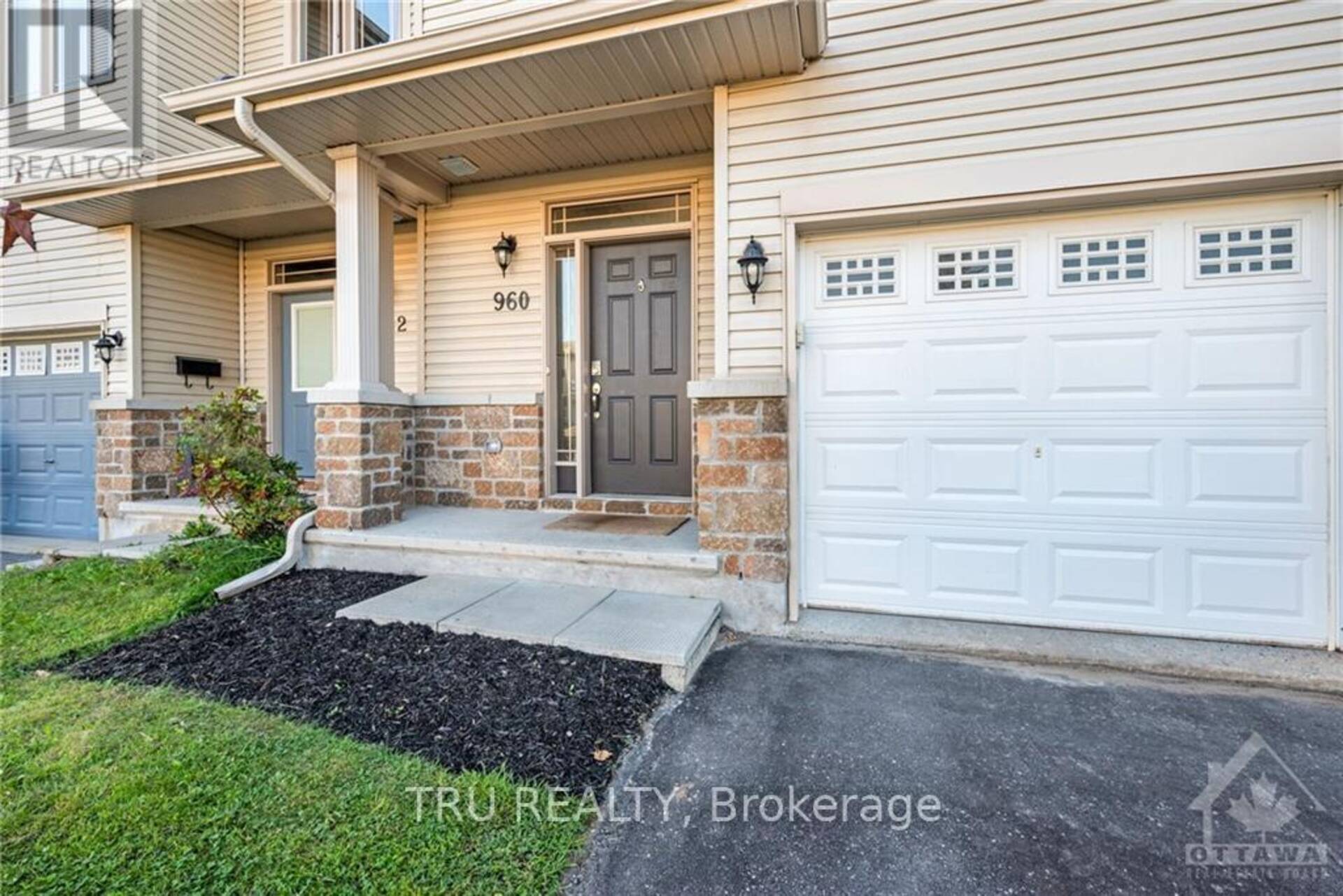 960 LINARIA WALK Orleans-Cumberland and Area