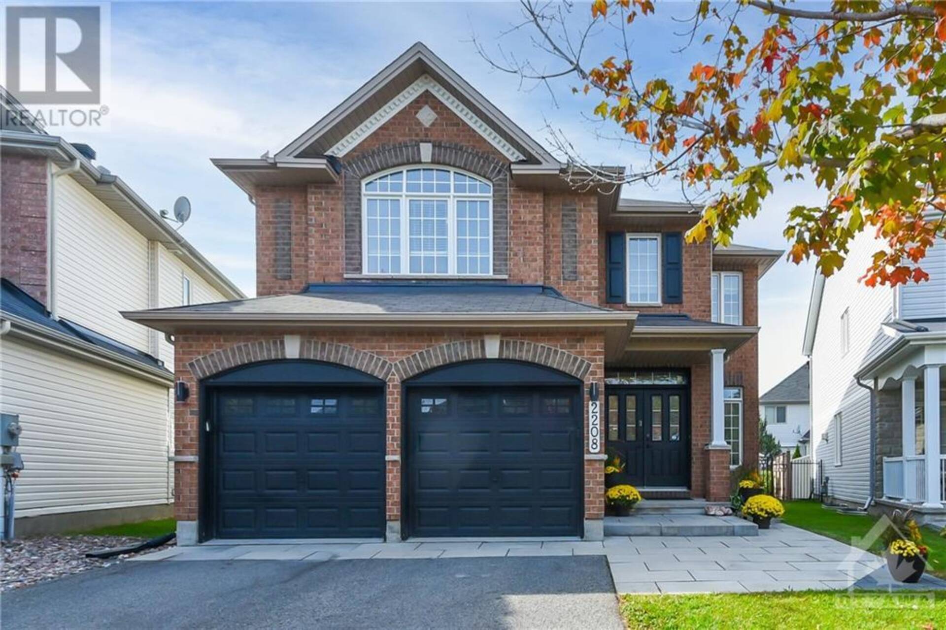 2208 CLENDENAN CRESCENT Ottawa