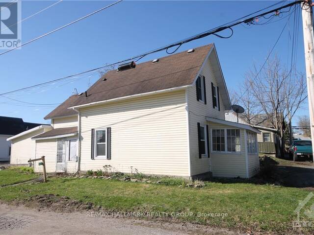 923 CENTER STREET McNab/Braeside Ontario